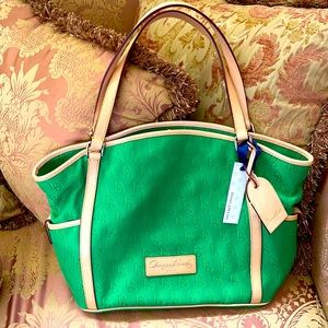 Signature medium tote, with all leather natural trim, key keeper, leather trim.